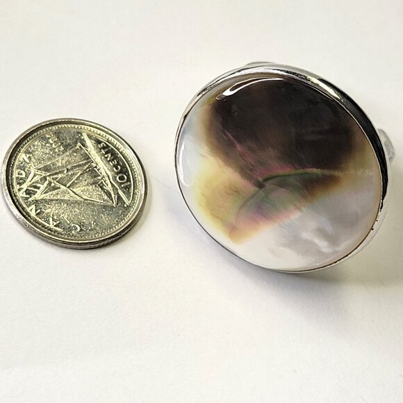 Mother of Pearl Round Ring Adjustable Ring - Picture 3 of 6